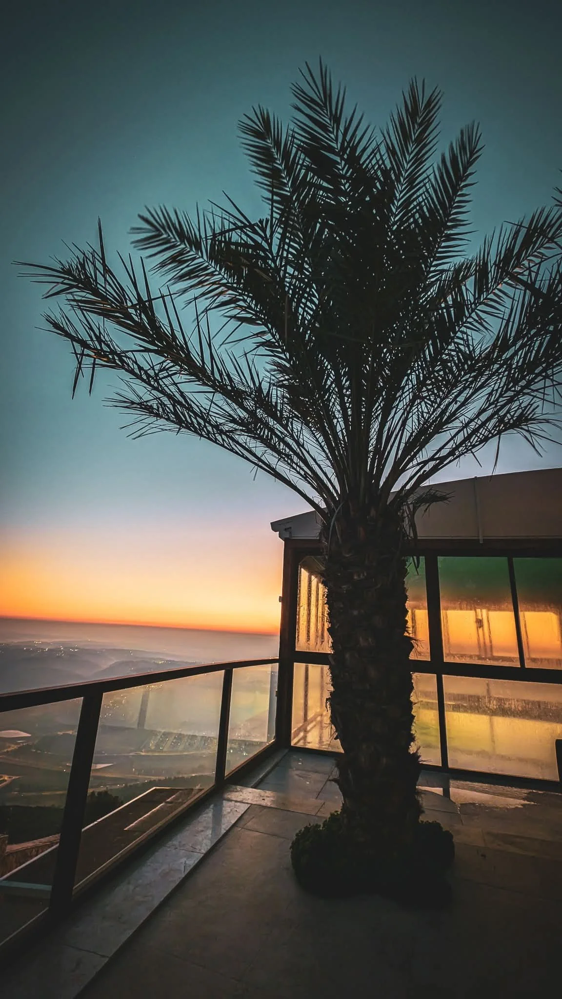 Skyline suites