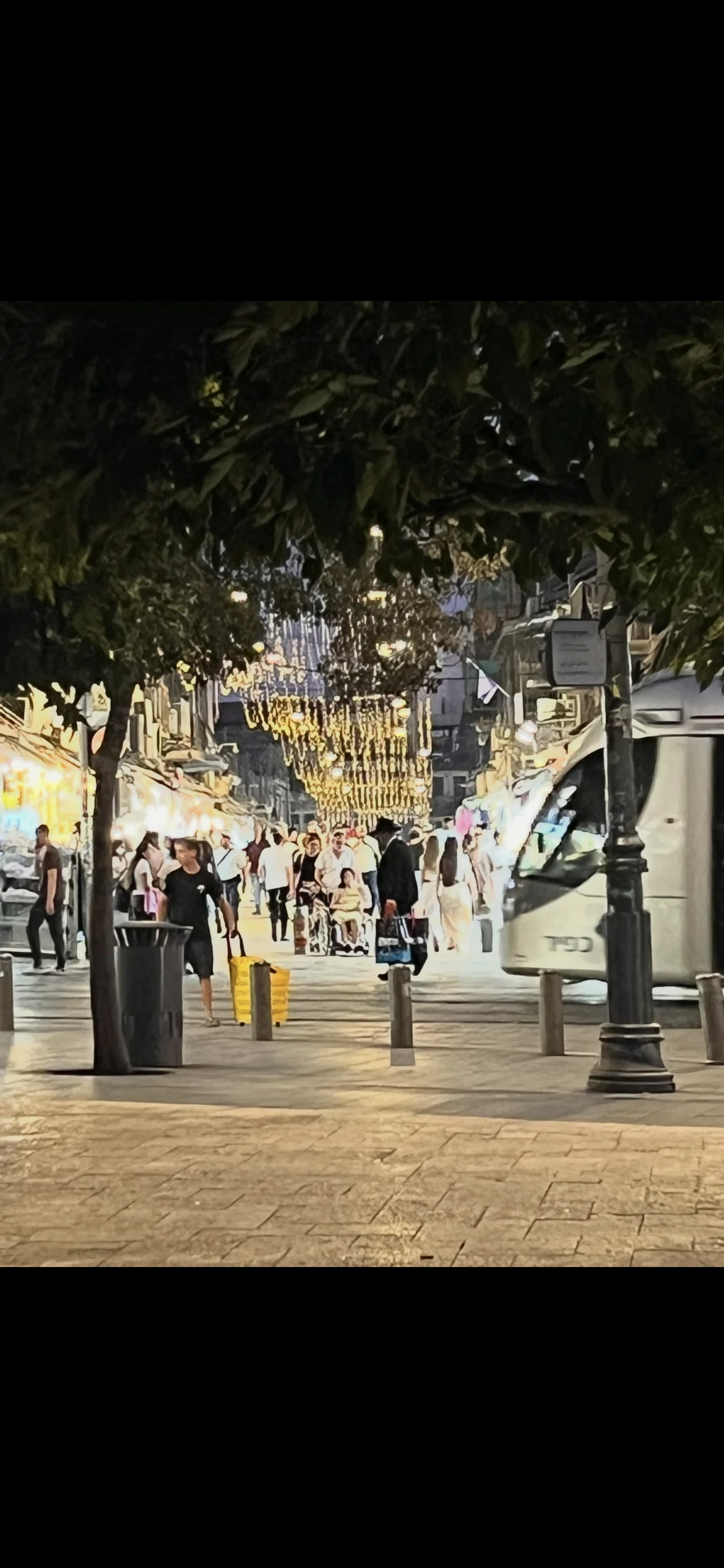 דירת אירוח 3 חדרי שינה וסלון מרווח, צמודה לשוק מחנה יהודה, נחלאות, ירושלים