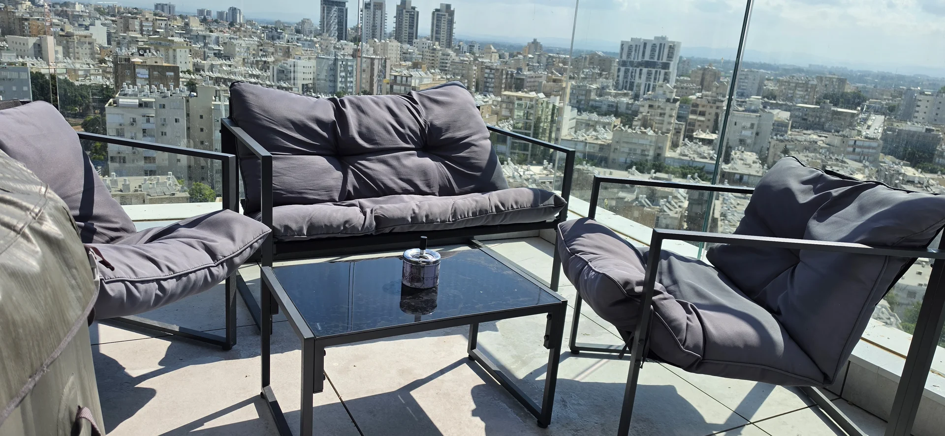 בריזה בכיכר